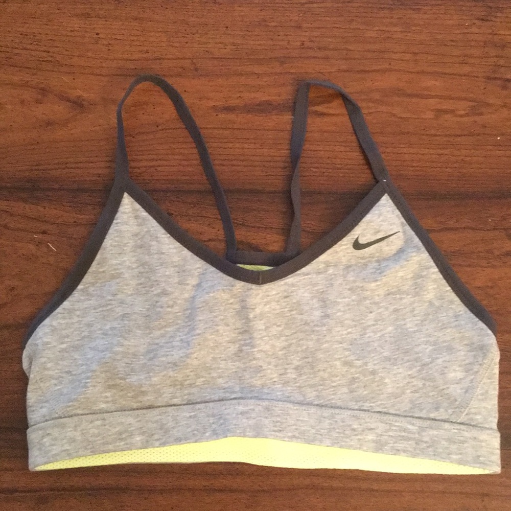 Light weight sports bra